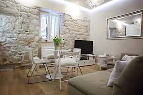 White Stone Apartment  Diocletian Palace