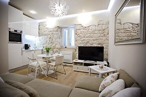 White Stone Apartment  Diocletian Palace