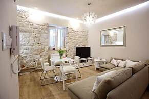 White Stone Apartment  Diocletian Palace