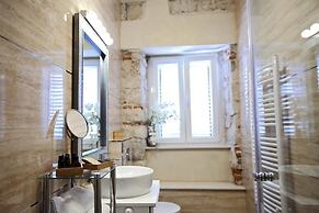 White Stone Apartment  Diocletian Palace