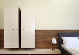 Christiano Apartments