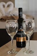 Christiano Apartments