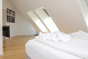 Christiano Apartments