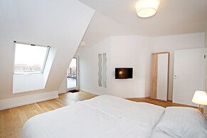 Christiano Apartments