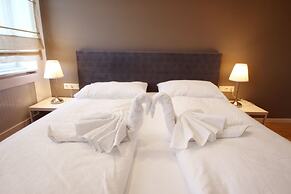 Christiano Apartments