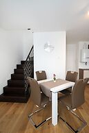 Christiano Apartments