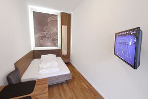 Christiano Apartments