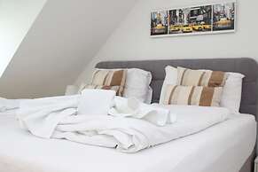 Christiano Apartments