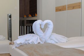 Christiano Apartments