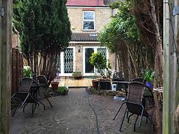 Double bedroom near Heathrow