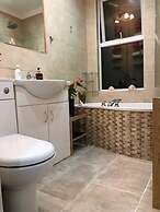 Double bedroom near Heathrow