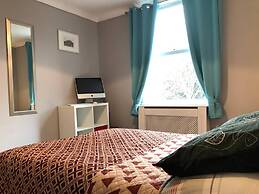 Double bedroom near Heathrow