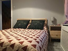 Double bedroom near Heathrow