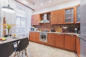 GM Apartments roomy mansion at Arbat