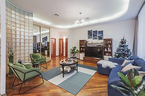 GM Apartments roomy mansion at Arbat