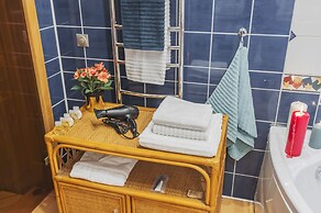 GM Apartments roomy mansion at Arbat