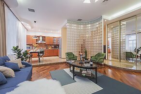 GM Apartments roomy mansion at Arbat