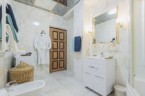 GMApartments 4 rooms with mansard on Tverskaya