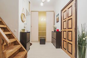 GMApartments 4 rooms with mansard on Tverskaya