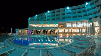 On Hotels Oceanfront - Adults Only