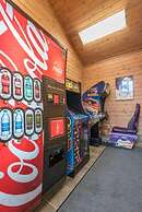 Smoky Top Summit 2 Bedroom Condo by RedAwning