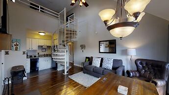Smoky Top Summit 2 Bedroom Condo by RedAwning