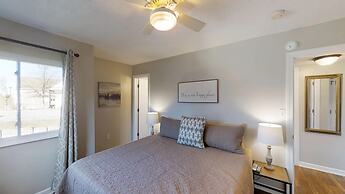 Smoky Top Summit 2 Bedroom Condo by RedAwning