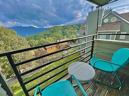 Smoky Top Summit 2 Bedroom Condo by RedAwning