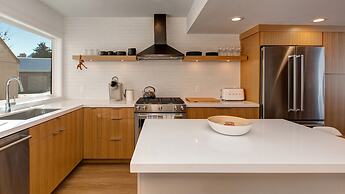 Scandinavian 72 Vantage Condo with Private Hot Tub by RedAwning