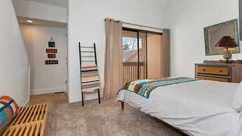 Scandinavian 72 Vantage Condo with Private Hot Tub by RedAwning