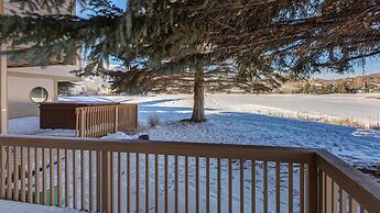 Scandinavian 72 Vantage Condo with Private Hot Tub by RedAwning