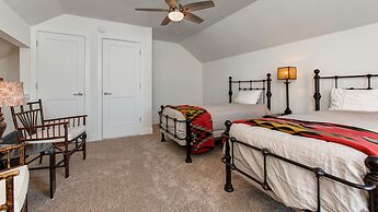 Scandinavian 72 Vantage Condo with Private Hot Tub by RedAwning