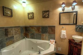 127 Ridgepoint 3 Bedroom Townhouse by RedAwning