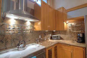 127 Ridgepoint 3 Bedroom Townhouse by RedAwning