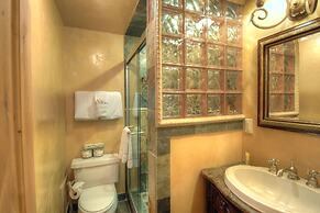 127 Ridgepoint 3 Bedroom Townhouse by RedAwning