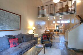 127 Ridgepoint 3 Bedroom Townhouse by RedAwning