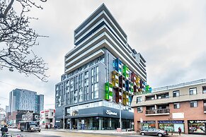 Toronto Furnished Living College Street Elevate Rooms.