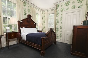 Inn at Taughannock Falls