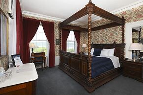 Inn at Taughannock Falls