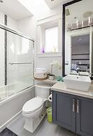 Vancouver West Cozy Retreat by Host Launch