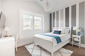 Vancouver West Cozy Retreat by Host Launch