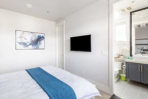 Vancouver West Cozy Retreat by Host Launch