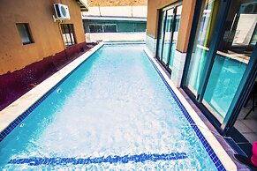 Coyotes Hotel and Conference Centre