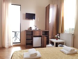 Gold Line Hotel