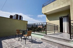 Gold Line Hotel