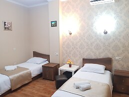 Gold Line Hotel