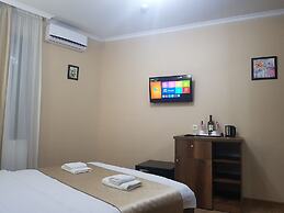 Gold Line Hotel