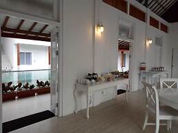 Sinom Borobudur Hotel