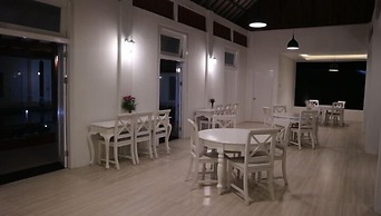 Sinom Borobudur Hotel