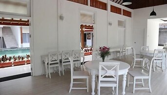 Sinom Borobudur Hotel